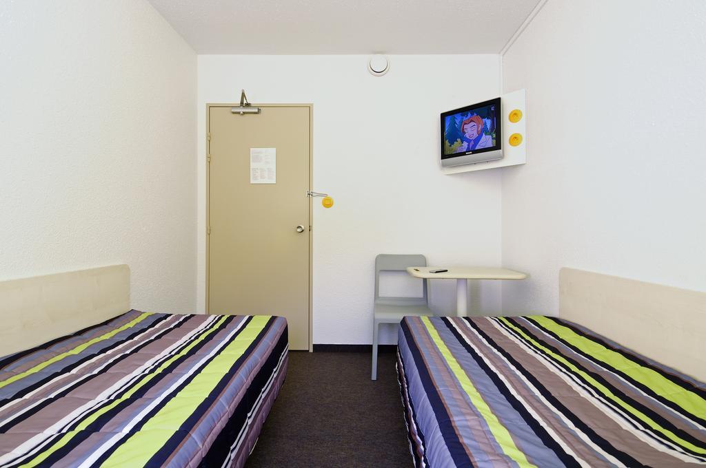 Enzo Hotel 1Er Prix Coudes エクステリア 写真